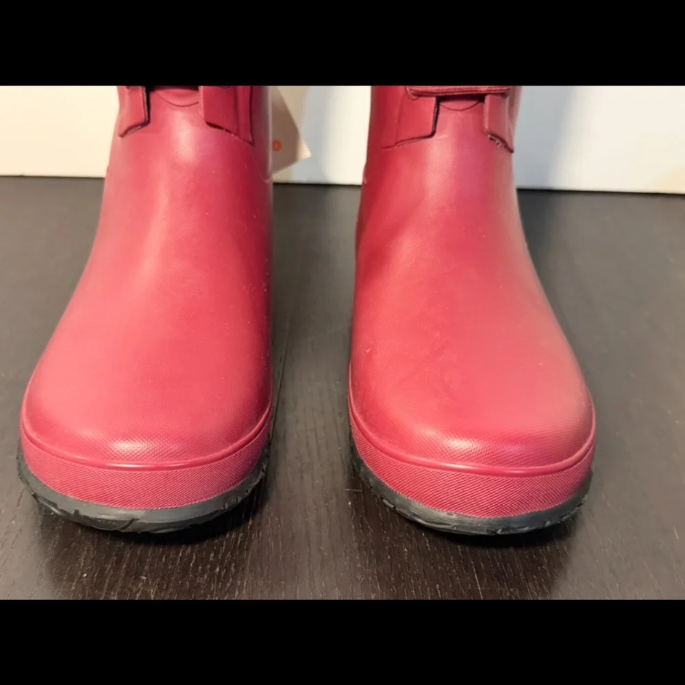 Bogs Amanda Plush II Lace Waterproof Rain Boots Cranberry Youth US 7/EU 40